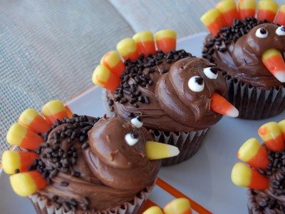 Thanksgiving Turkey Cupcakes with Candy Corn Thanksgiving Turkey Cupcakes with Candy Corn