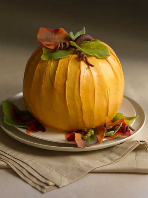 Decorated Pumpkin Bundt Cake Decorated Pumpkin Bundt Cake