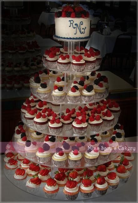 Wedding Cupcakes with Fruit Wedding Cupcakes with Fruit