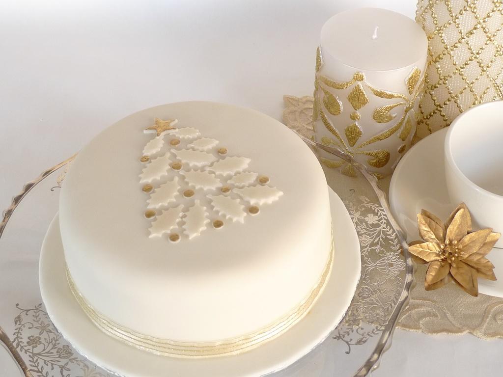 11 Elegant Decorated Christmas Cakes Photo Elegant Christmas