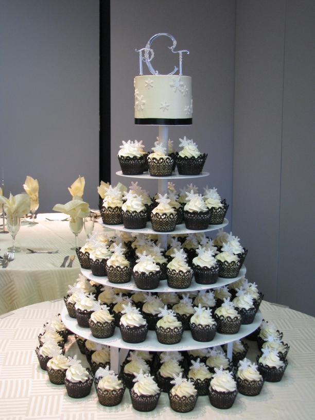 10 Wedding Cake With Cup Cakes Designs Photo Cupcake Wedding