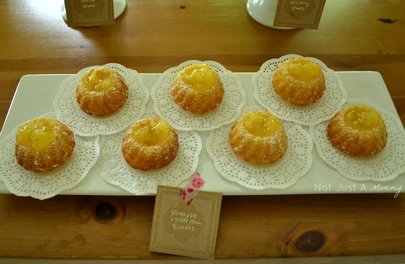 Pineapple Upside Down Mini Bundt Cakes Pineapple Upside Down Mini Bundt Cakes