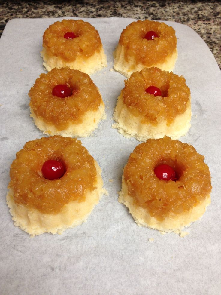 Pineapple Upside Down Mini Bundt Cakes Pineapple Upside Down Mini Bundt Cakes