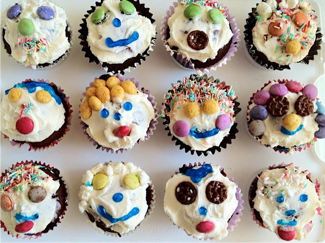 10 funny face cupcakes