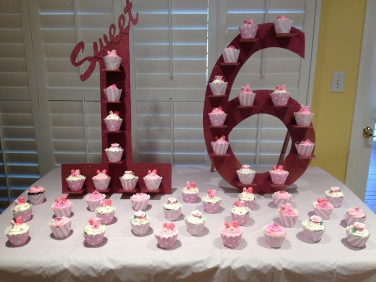 11 sweet sixteen cupcakes