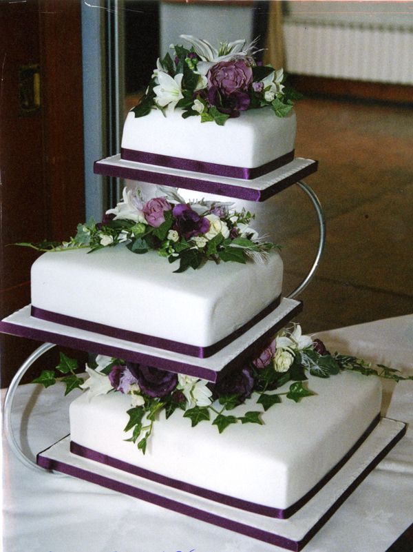 3 tier wedding cake