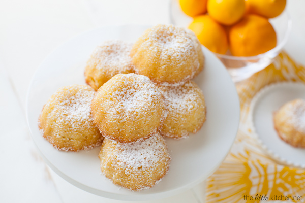 Lemon Mini Bundt Cakes Lemon Mini Bundt Cakes
