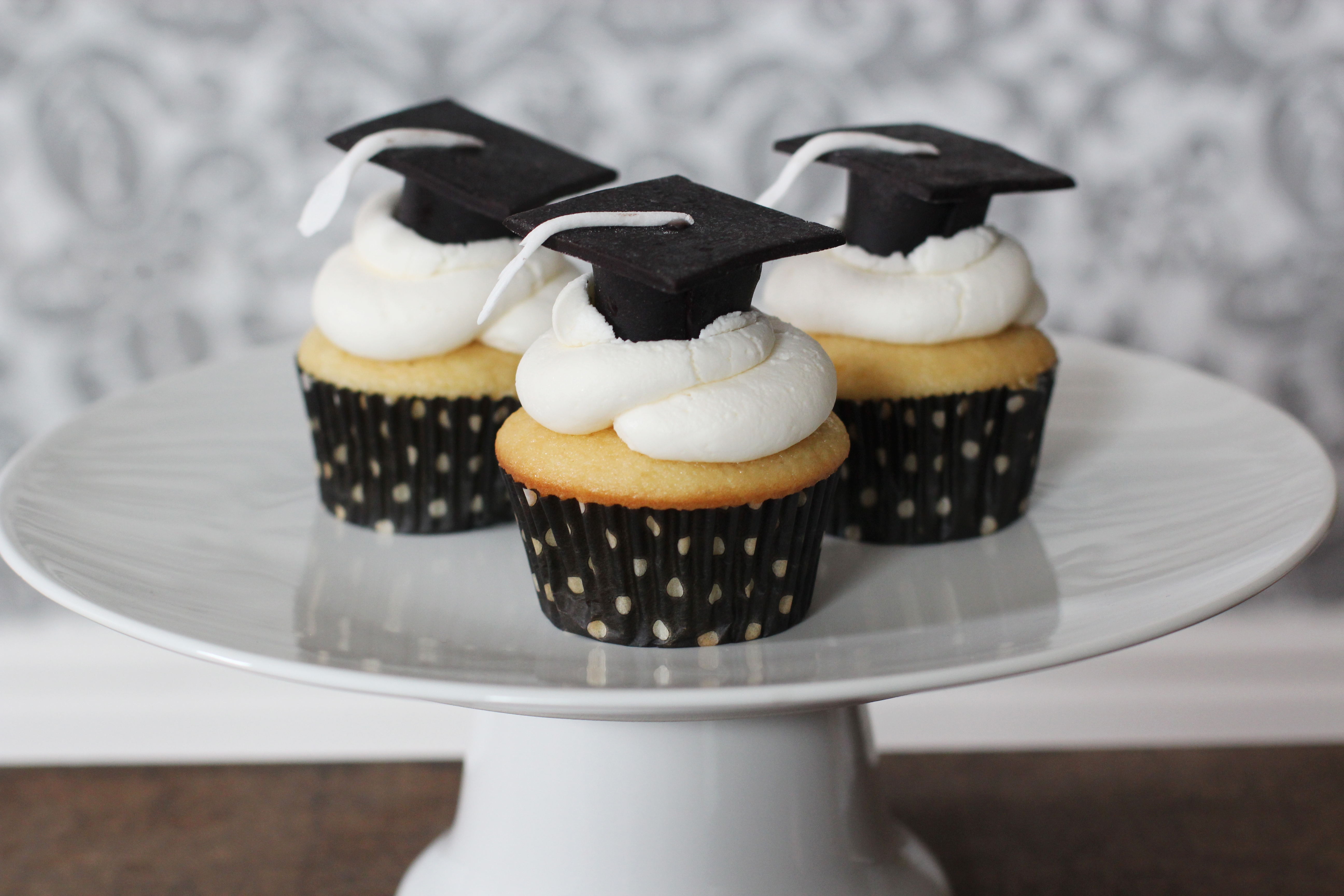 Practical Tips For Graduation Cake.
