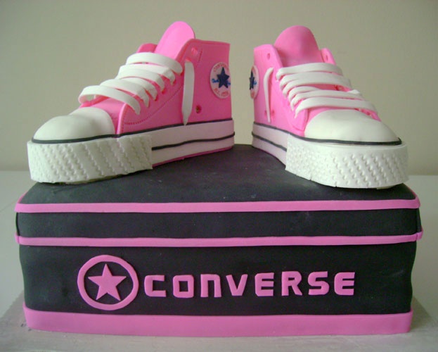 converse birthday cake