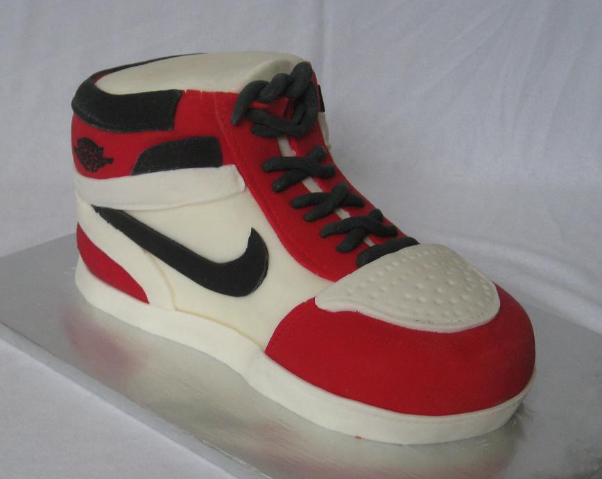 nike shoe cake design