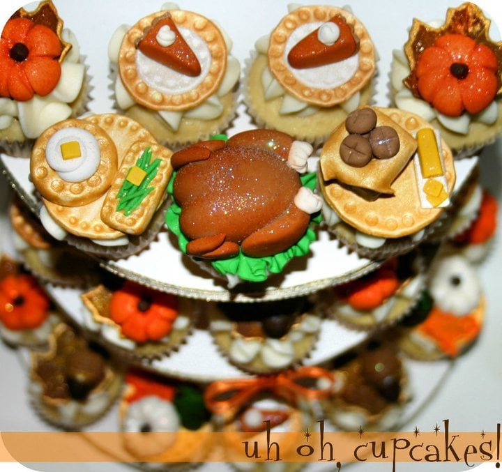 Thanksgiving-themed Mini-Cupcakes Thanksgiving-themed Mini-Cupcakes