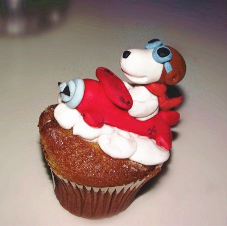 Snoopy Cupcakes