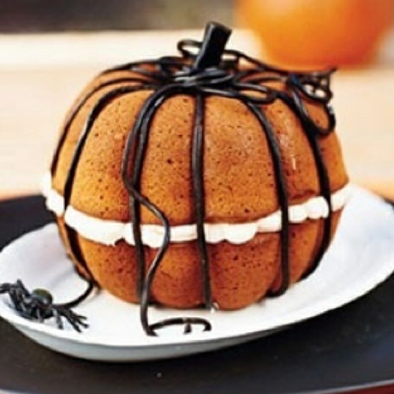 Halloween Pumpkin Bundt Cake Halloween Pumpkin Bundt Cake