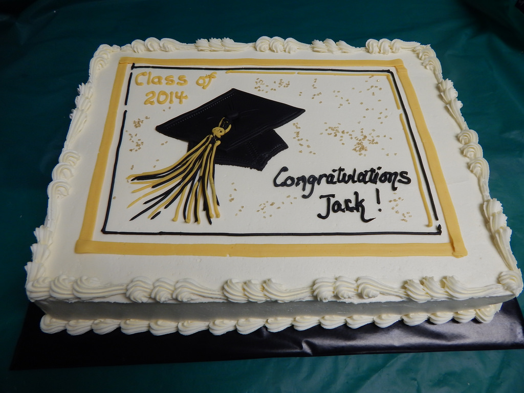 Practical Tips For Graduation Cake.