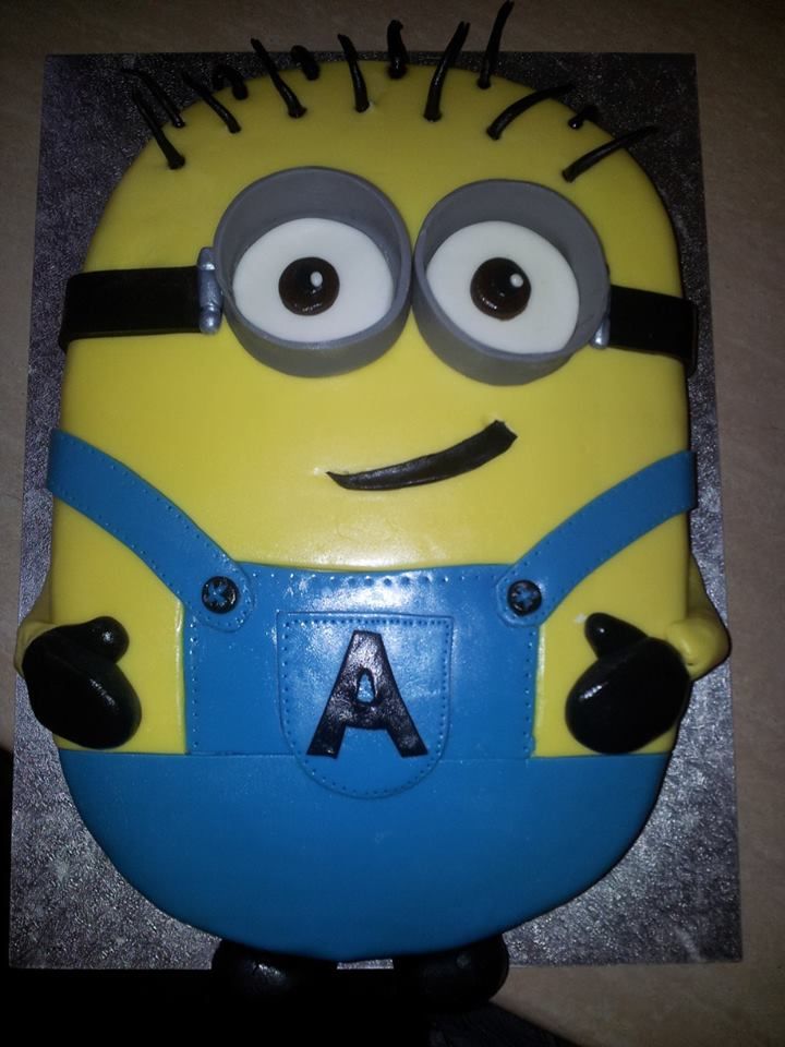 12 minion birthday cakes