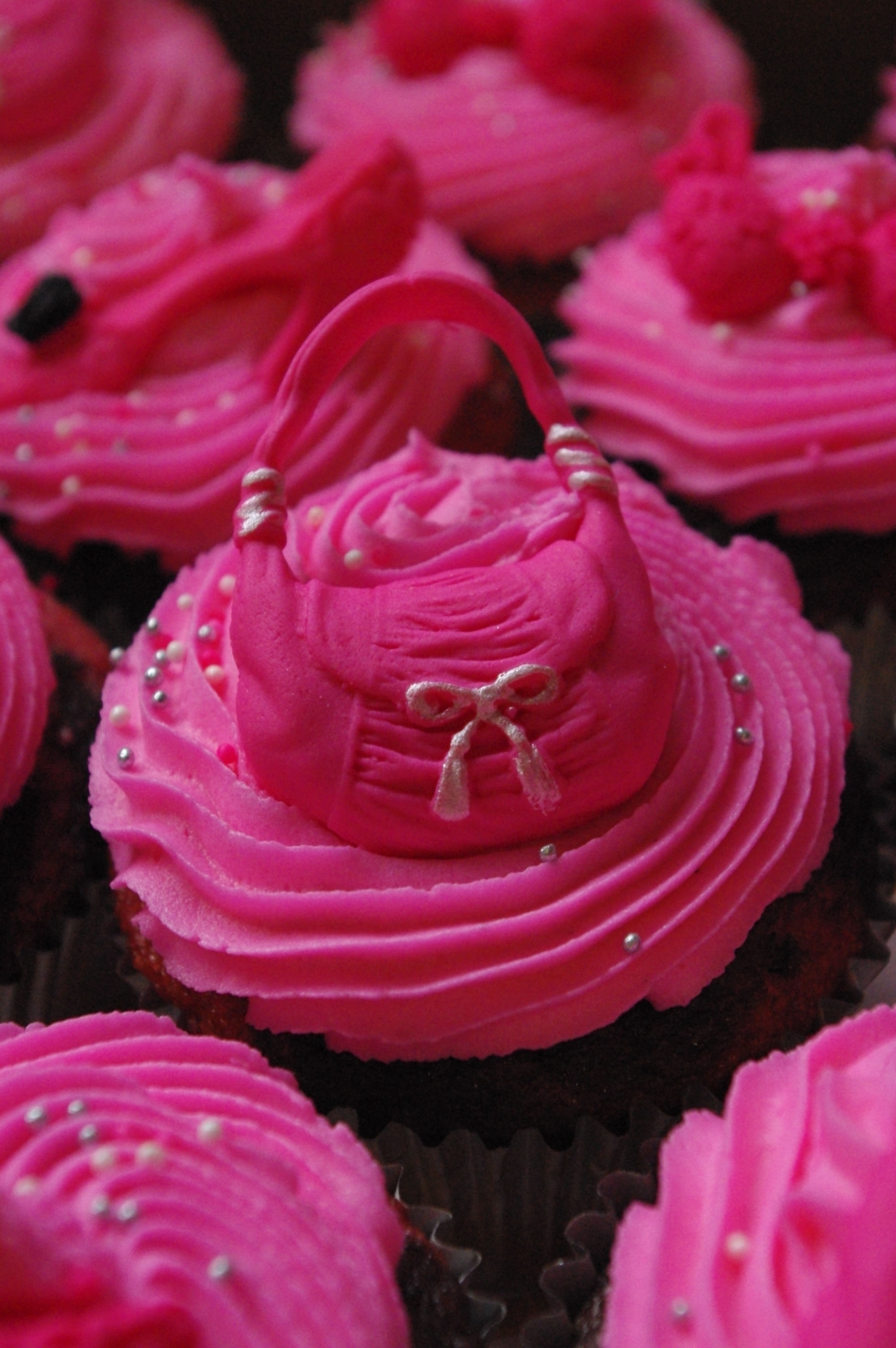 10 Photos of Black And Pink Bridal Shower Cupcakes 10 Photos of Black And Pink Bridal Shower Cupcakes