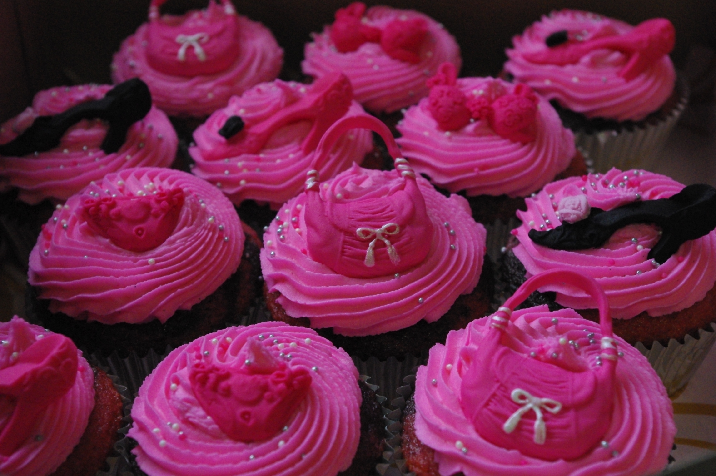 Pink and Black Cupcakes Pink and Black Cupcakes