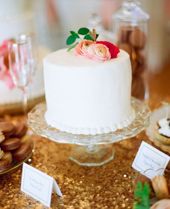Simple Single Layer Wedding Cakes