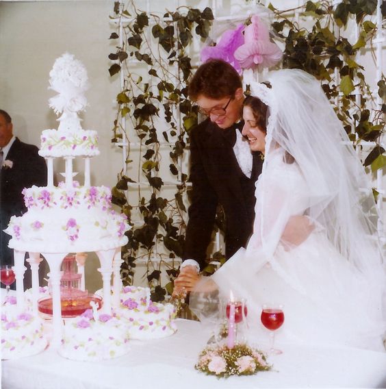 Wedding Cakes From the 1970s