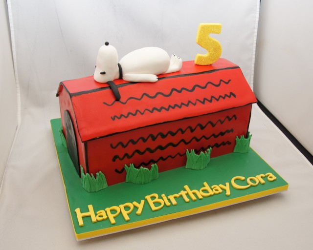 Snoopy Dog House Cake Snoopy Dog House Cake