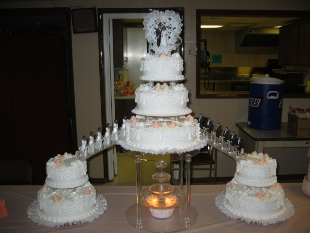 12 wedding cakes with