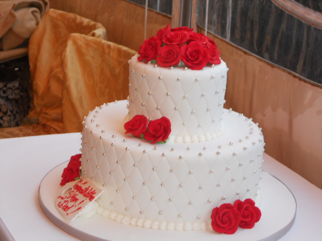 6 anniversary event cakes