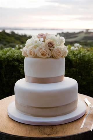 10 Simple And Elegant 2 Tier Wedding Cakes Photo Simple Two Tier