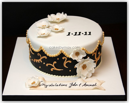 Black and White Gold Wedding Cake Black and White Gold Wedding Cake