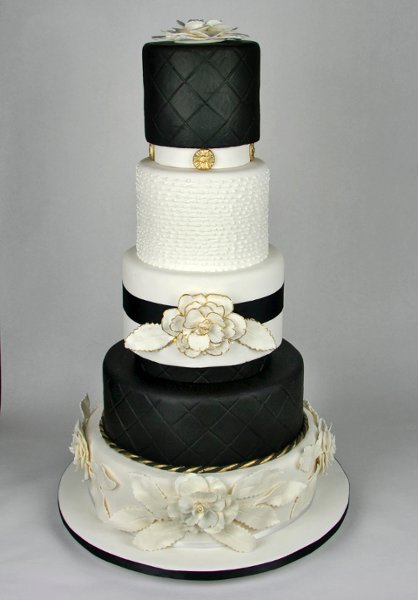 Black and White Gold Wedding Cake Black and White Gold Wedding Cake