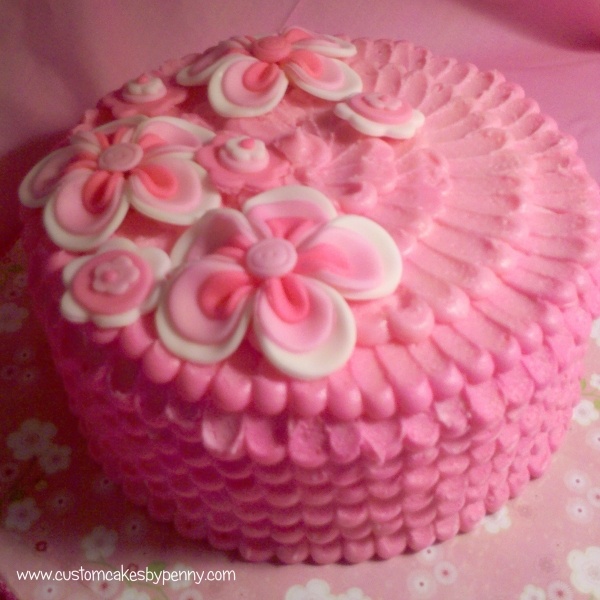 11 Cakes Frosted With Buttercream Frosting With Fondant