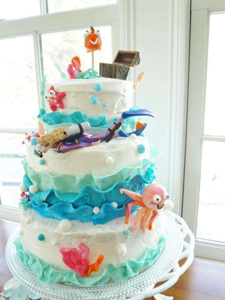 11 Cakes Frosted With Buttercream Frosting With Fondant