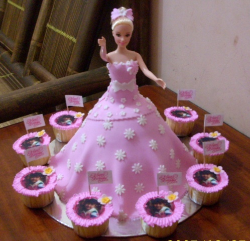 Barbie Princess Birthday Cake and Cupcakes Barbie Princess Birthday Cake and Cupcakes