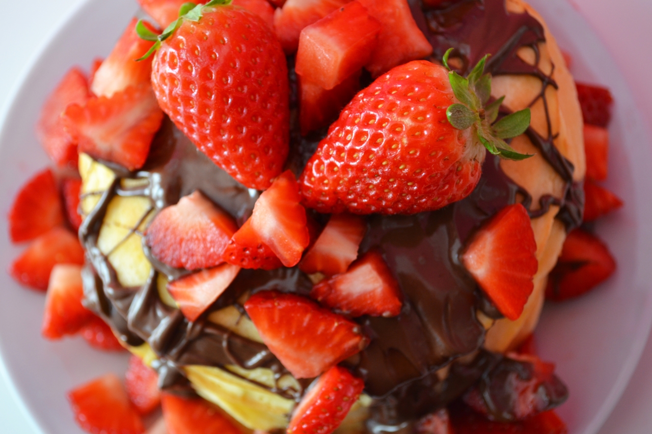 Nutella Pancakes with Strawberries Nutella Pancakes with Strawberries