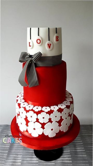 Red & White Wedding Cake Red & White Wedding Cake