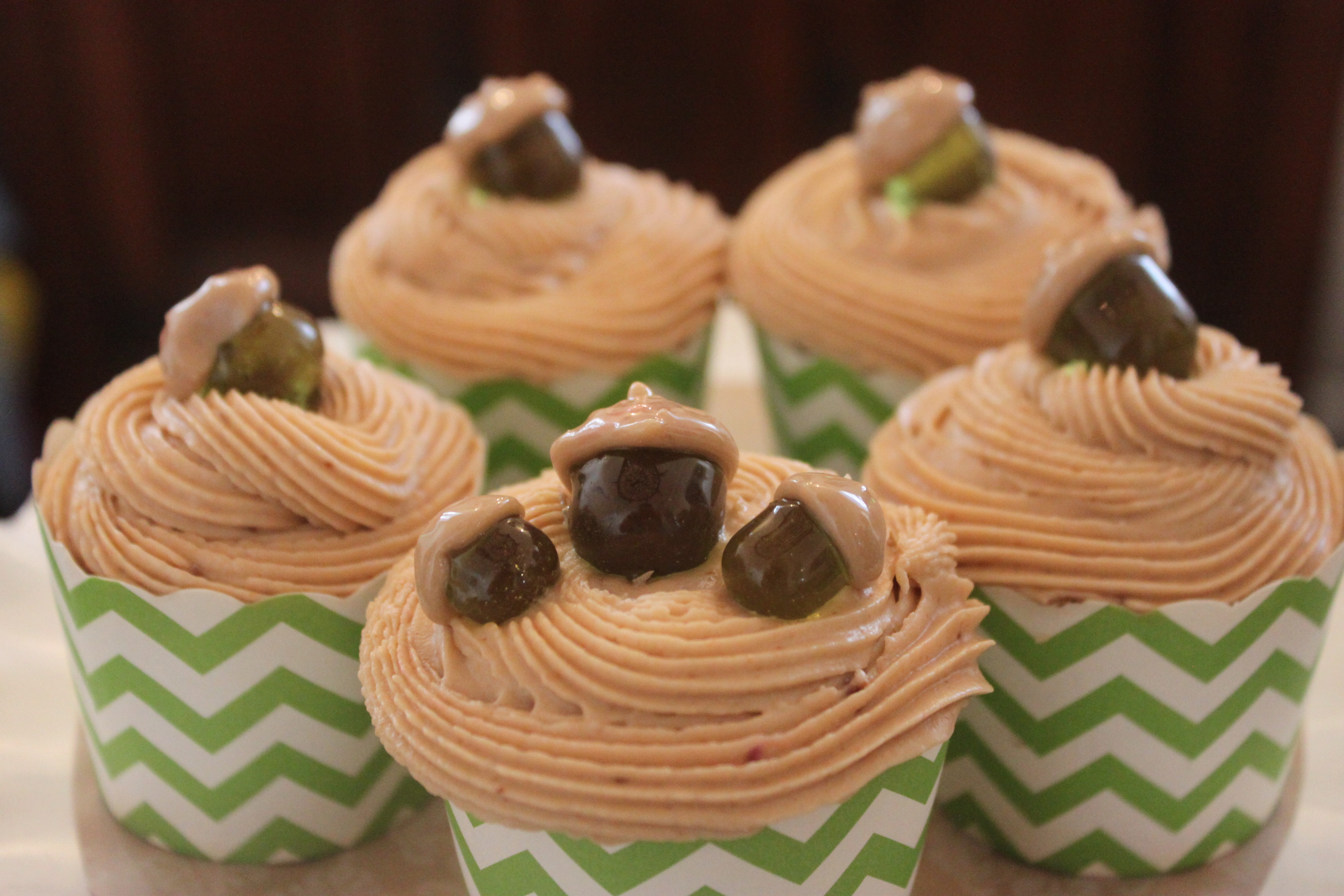 Thanksgiving Acorn Cupcake