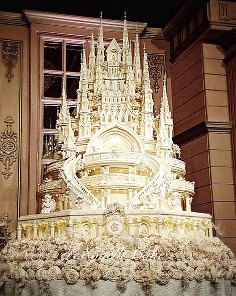 11 Huge Castle Wedding Cakes Photo Big Castle Wedding Cake Big