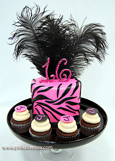 Sweet 16 Cake with Cupcakes Sweet 16 Cake with Cupcakes