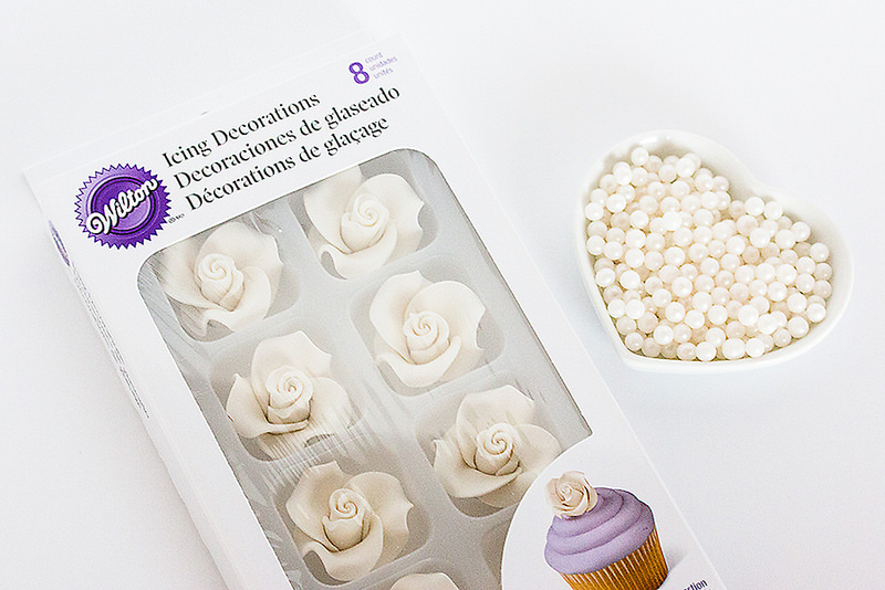 Elegant Bridal Shower Cupcakes Elegant Bridal Shower Cupcakes