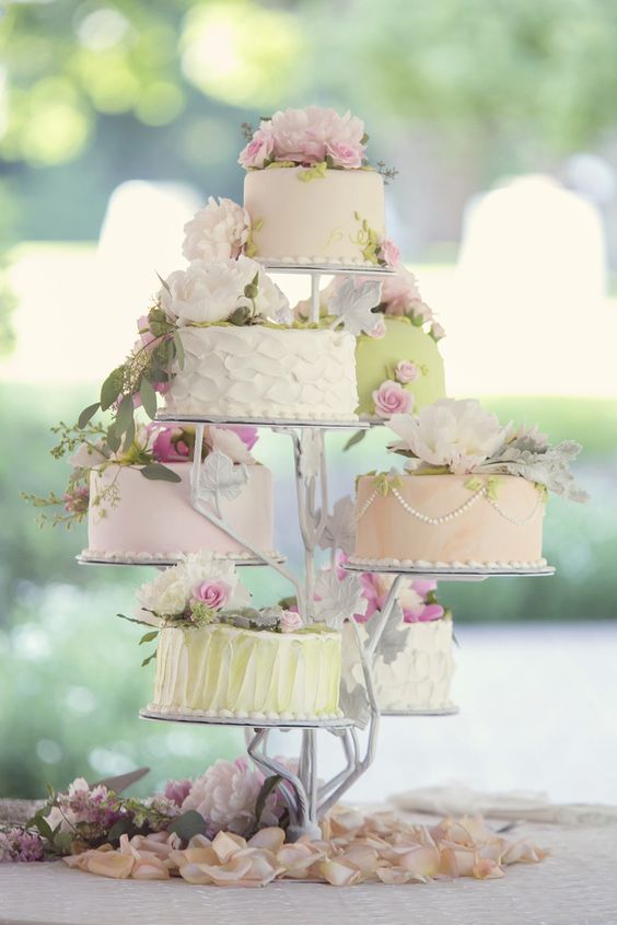 9 pastel wedding cakes