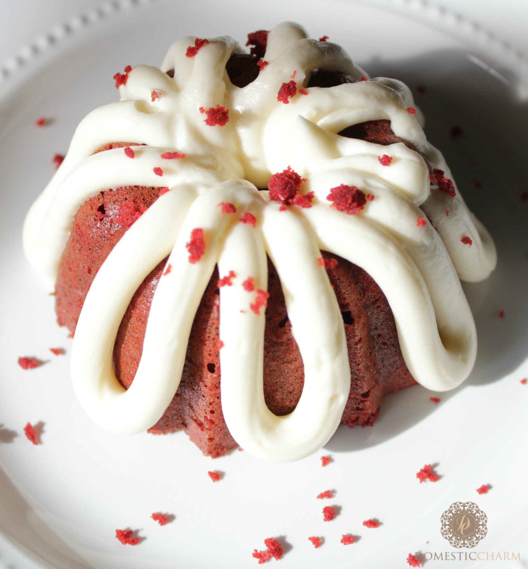 Red Velvet Mini Bundt Cakes Red Velvet Mini Bundt Cakes