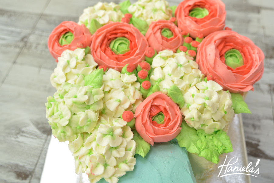 Buttercream Hydrangea Cake Flower