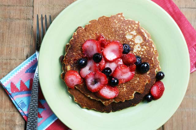 Pancakes with Strawberries and Blueberries Pancakes with Strawberries and Blueberries