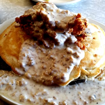 Pancakes with Sausage Gravy Pancakes with Sausage Gravy