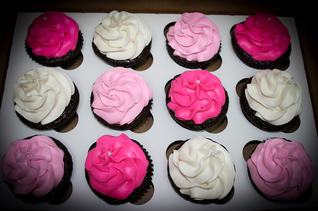 Pink Black and White Wedding Cupcake Pink Black and White Wedding Cupcake