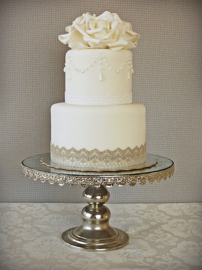 Small Vintage Wedding Cake Small Vintage Wedding Cake