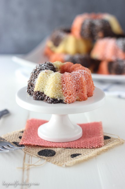 Strawberry Mini Bundt Cake Strawberry Mini Bundt Cake