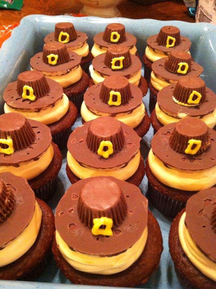 Thanksgiving Pilgrim Hat Cupcakes Thanksgiving Pilgrim Hat Cupcakes