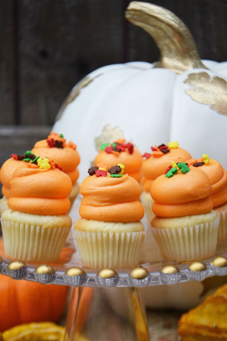 Thanksgiving Mini-Cupcakes Thanksgiving Mini-Cupcakes