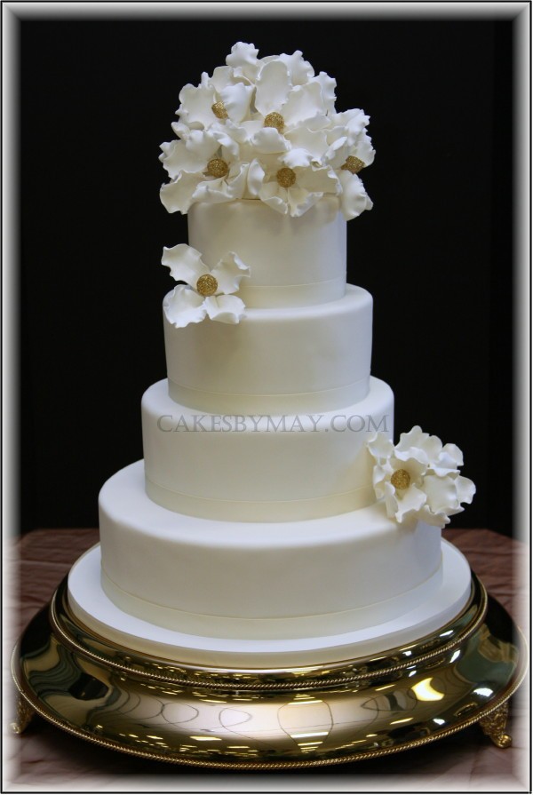 Simple but Elegant Wedding Cake Gold Simple but Elegant Wedding Cake Gold