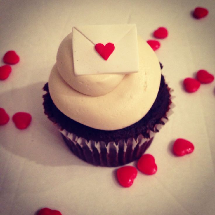 8 Awesome Valentine S Cupcakes Photo Valentine S Chocolate